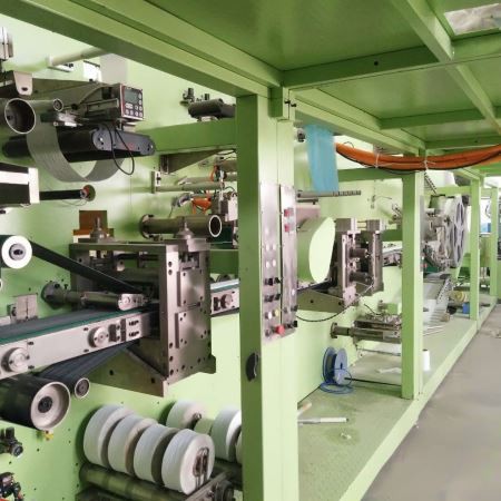 Plnohodnotný servostroj na detské plienky